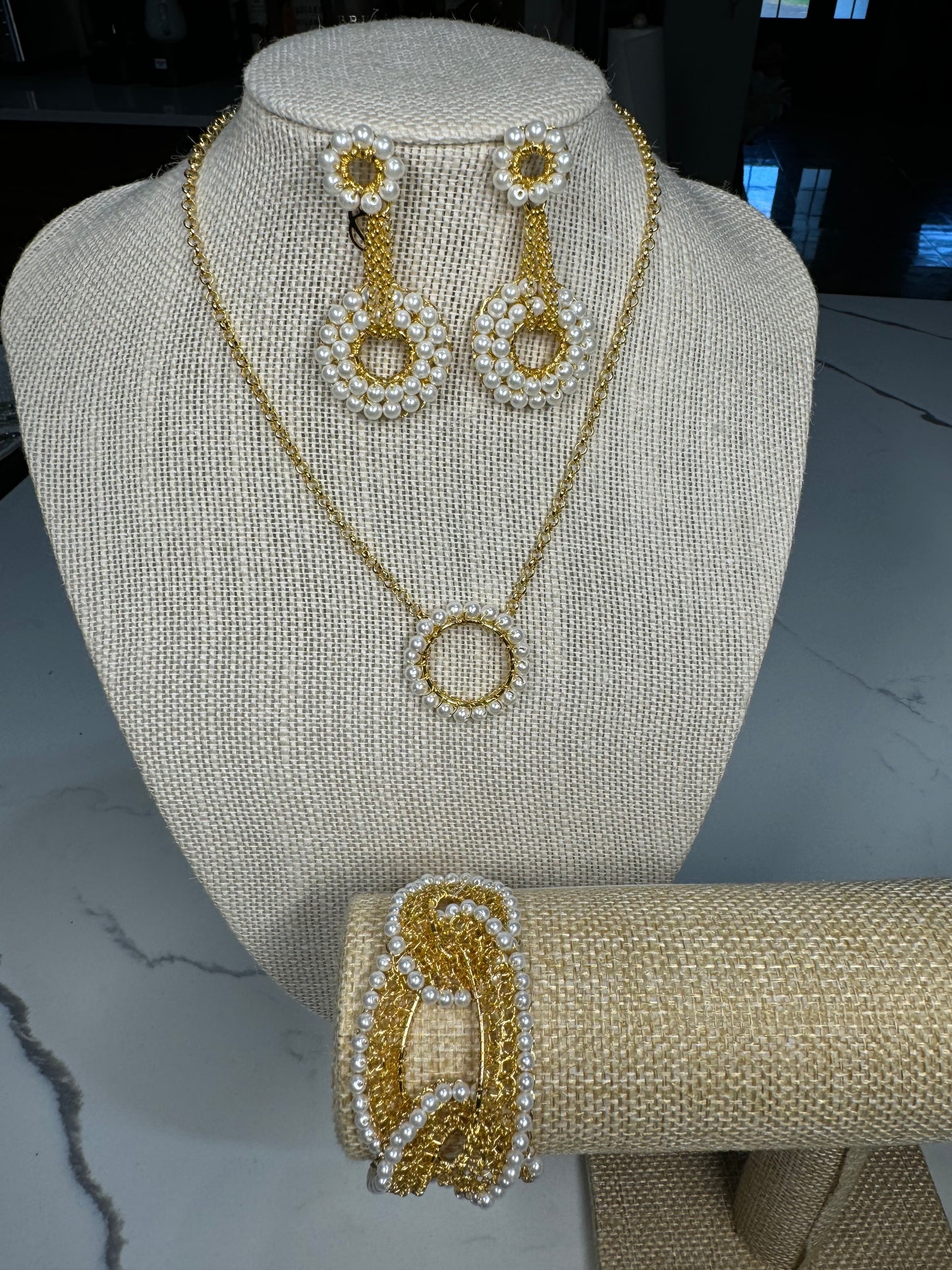 Lavish Bracelet Gold Plated With Pearls