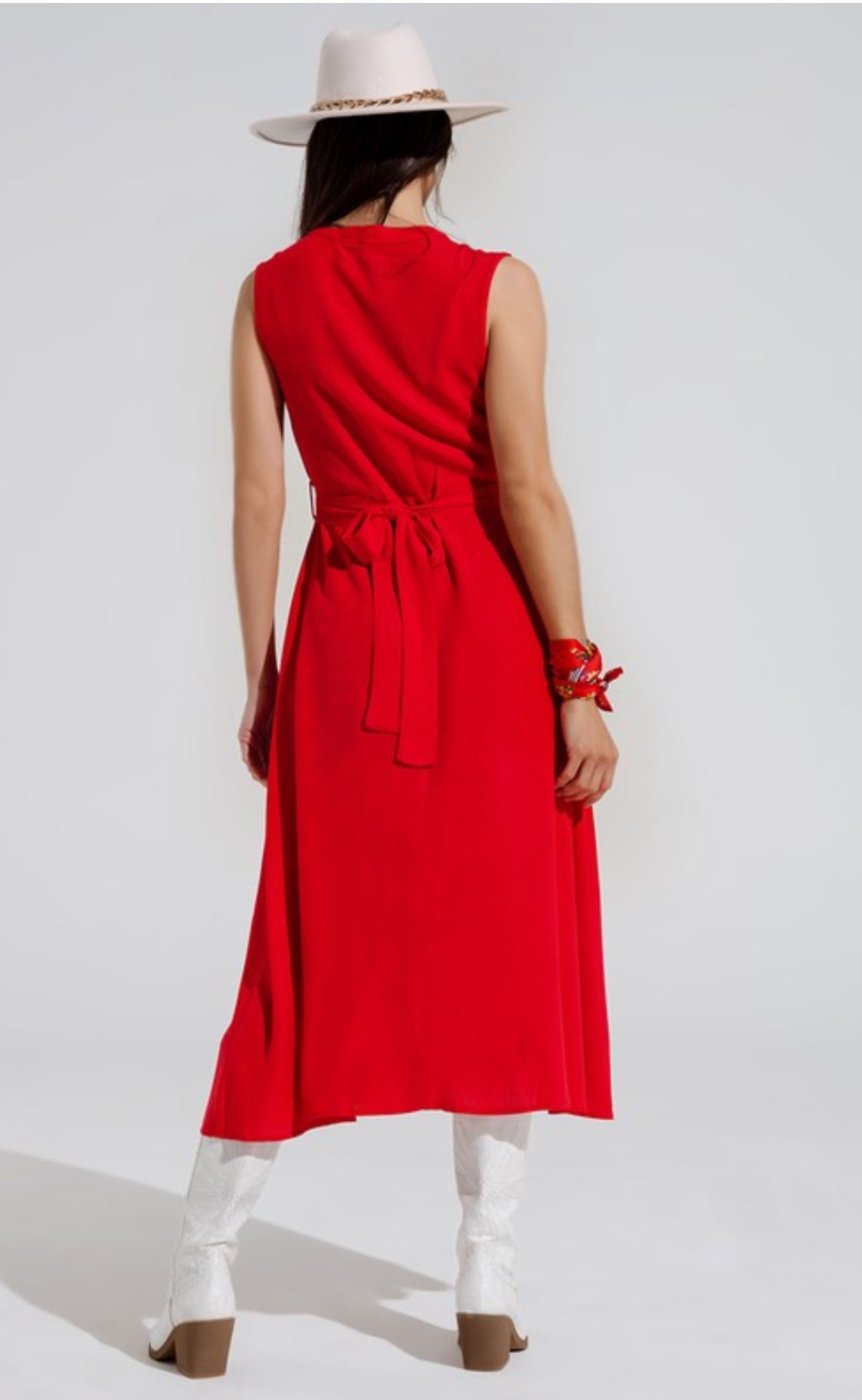 Sleeveless Dress with ruffle