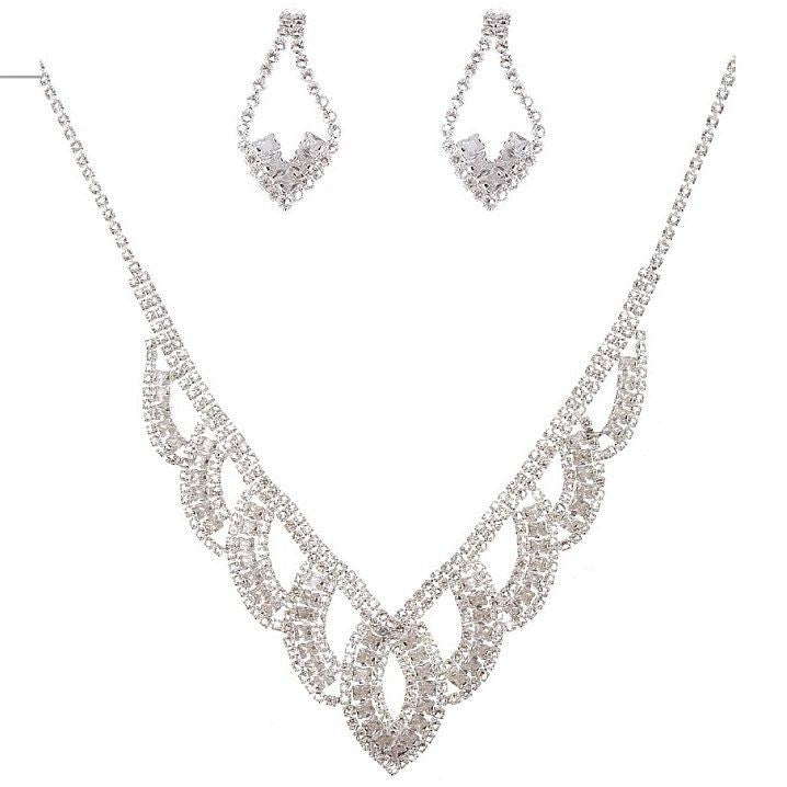 Bold Marquise Oval Shape Rhinestone Necklace Set In Silver Clear