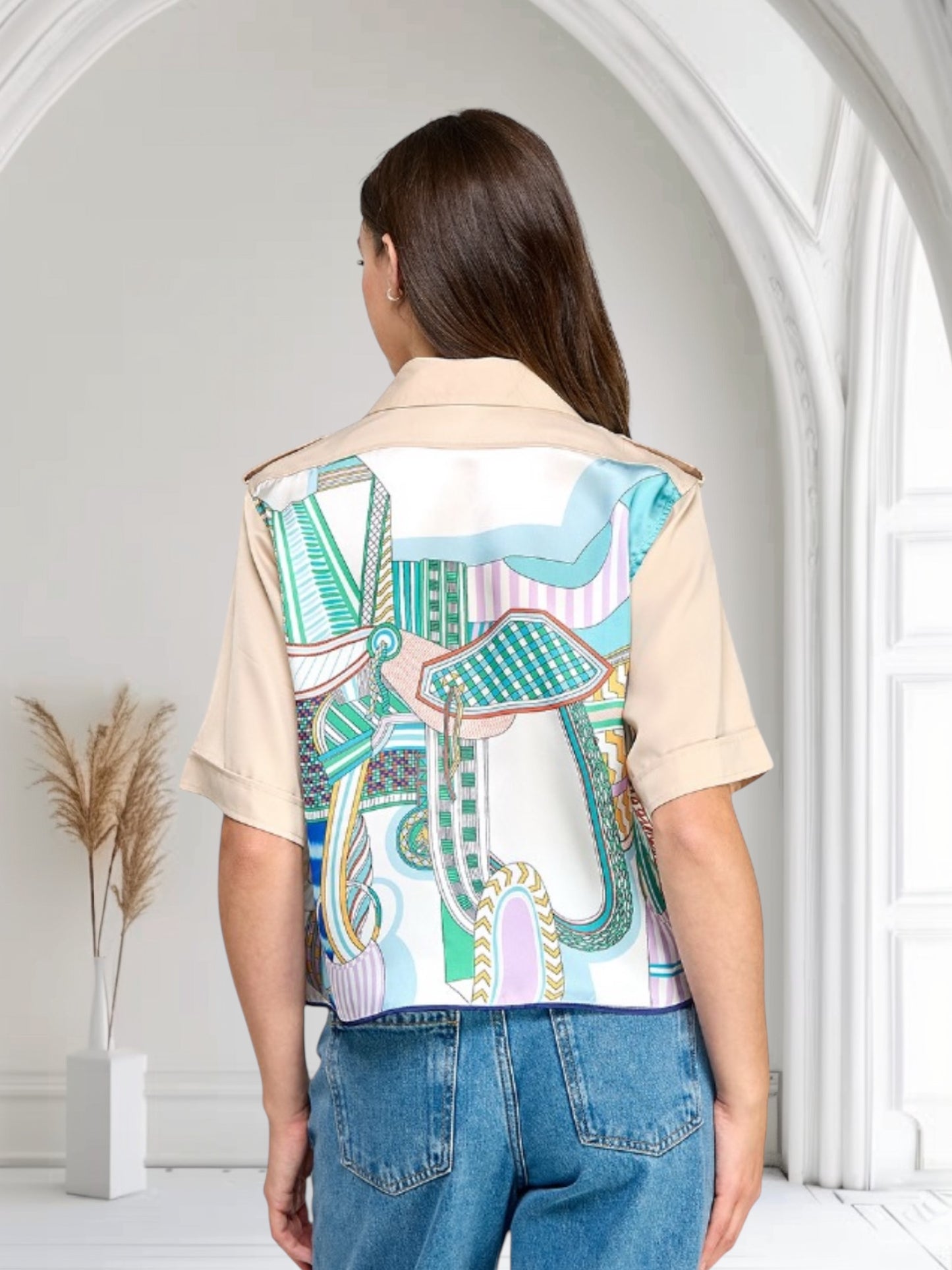 Short Sleeves Top with Bow Accent and Back Print