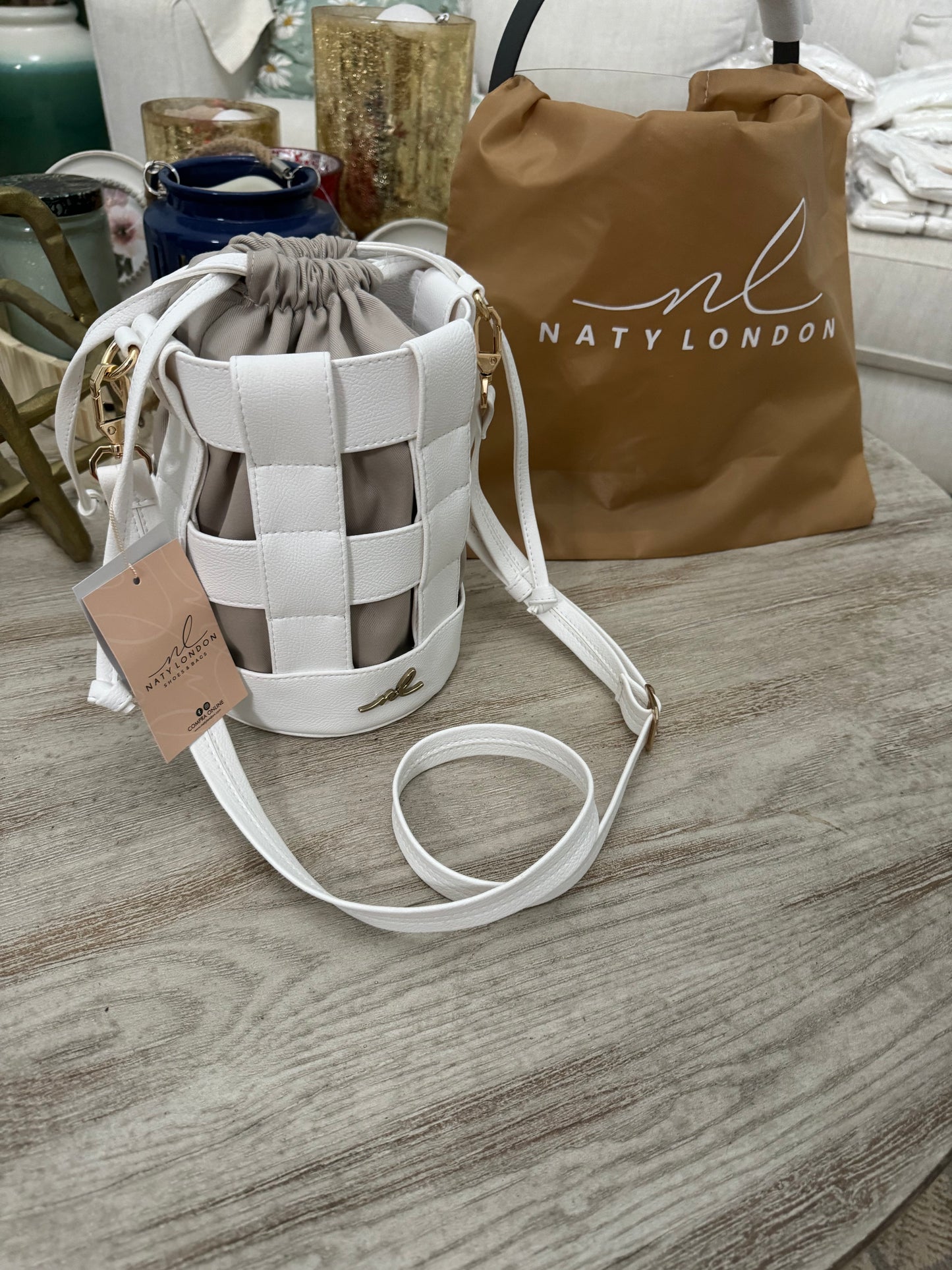 Naty London Bucket Bag White