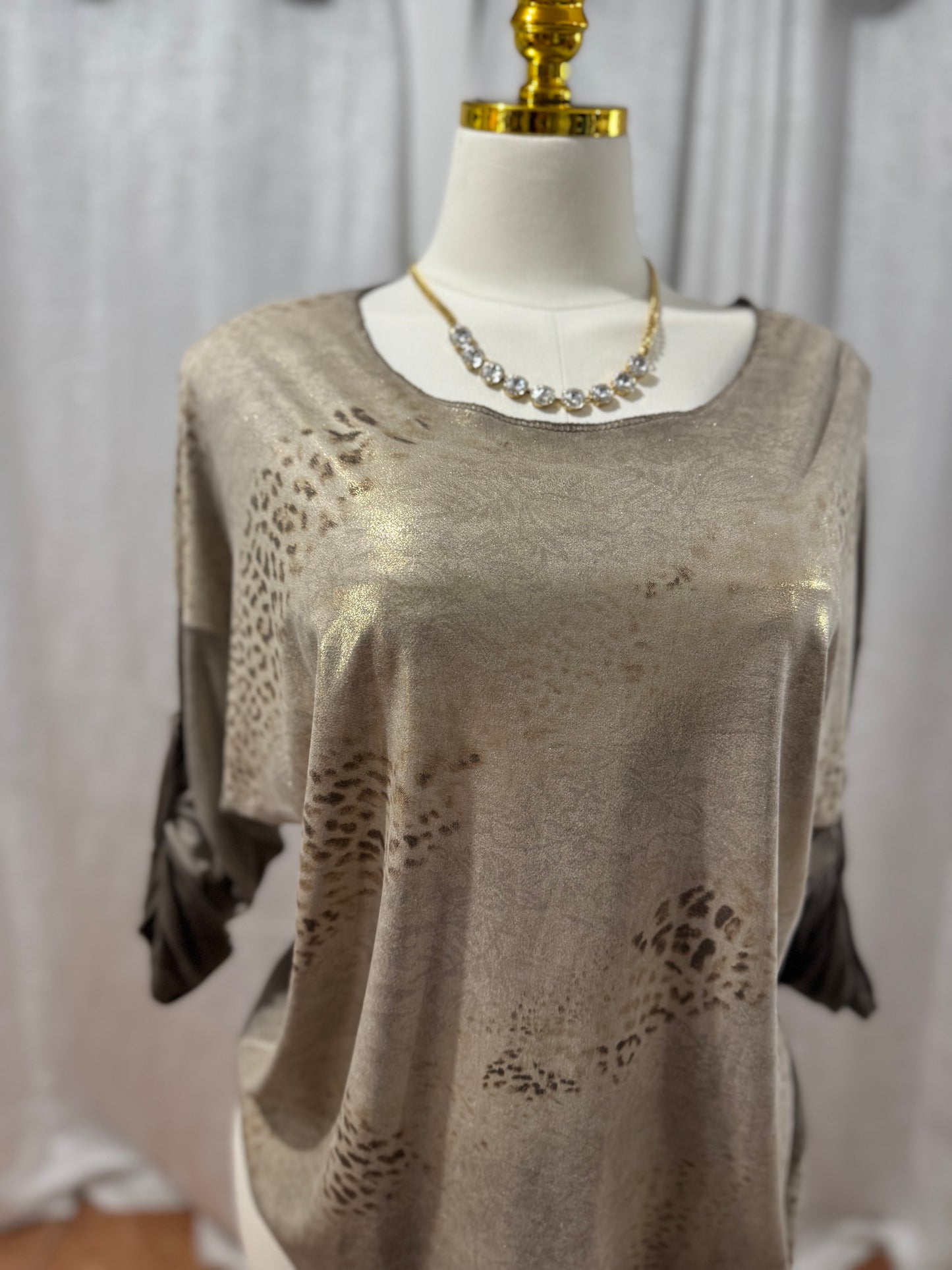 Italian Collection Gold Metallic Animal Print Details