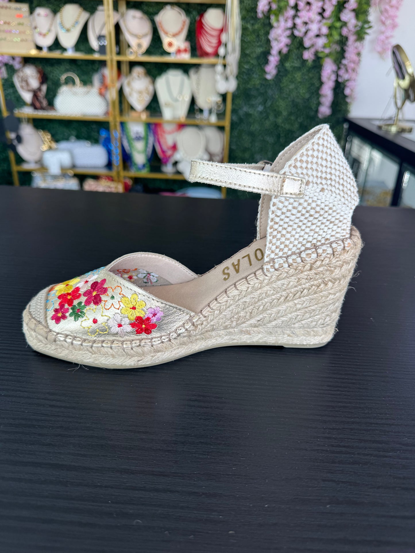 Espadrille with Flowers Embroidery Leather Upper Fabiolas in Champagne