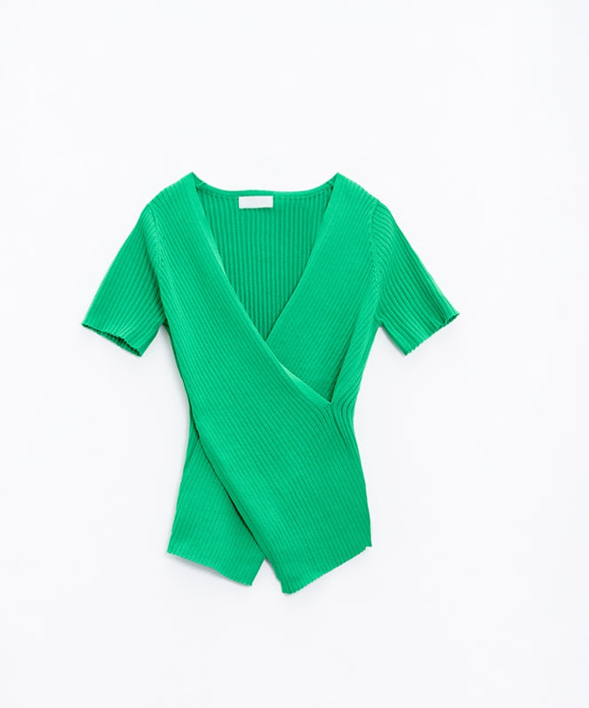 Green t-shirt with crossed front and V-neck