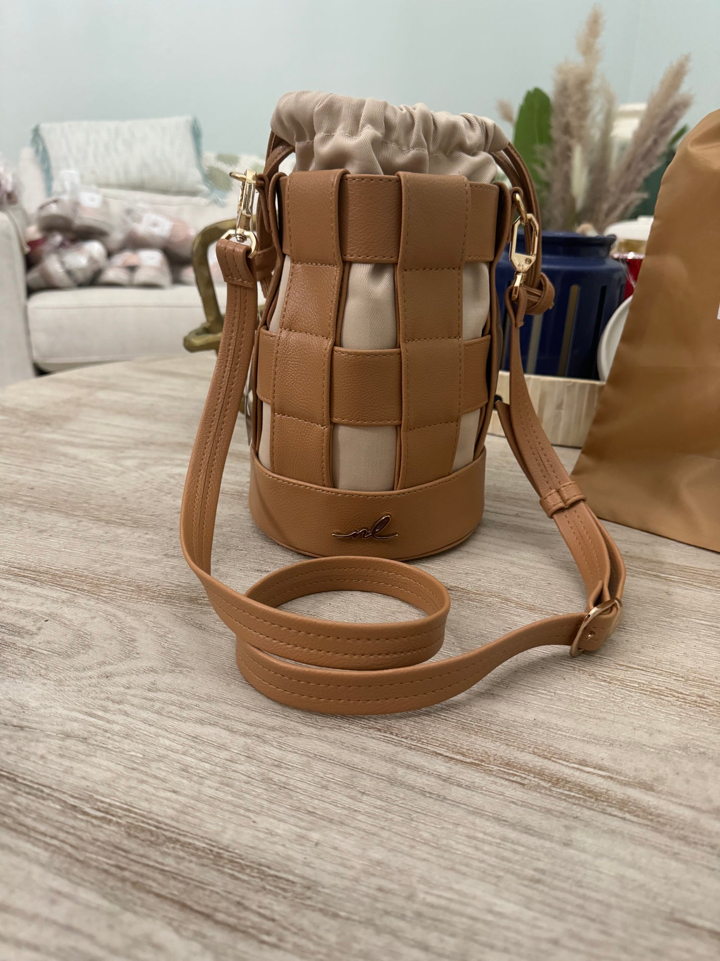 Naty London Bucket Bag Camel