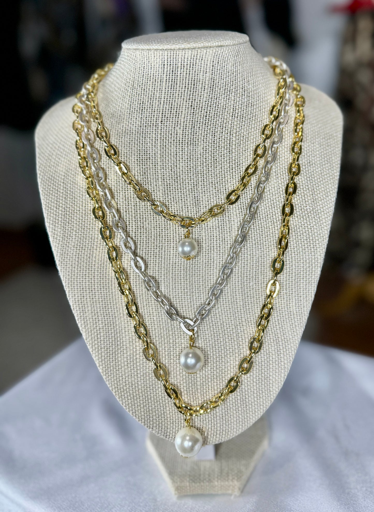 Two tone Necklace with pearls
