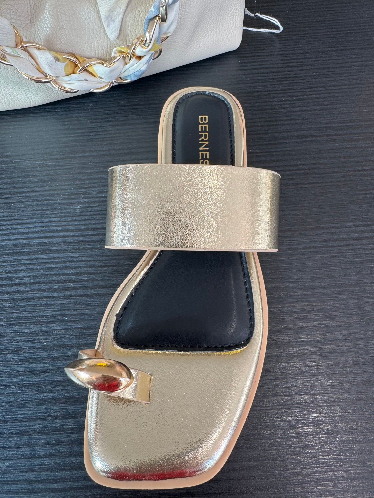 Bernes Gold Sandals