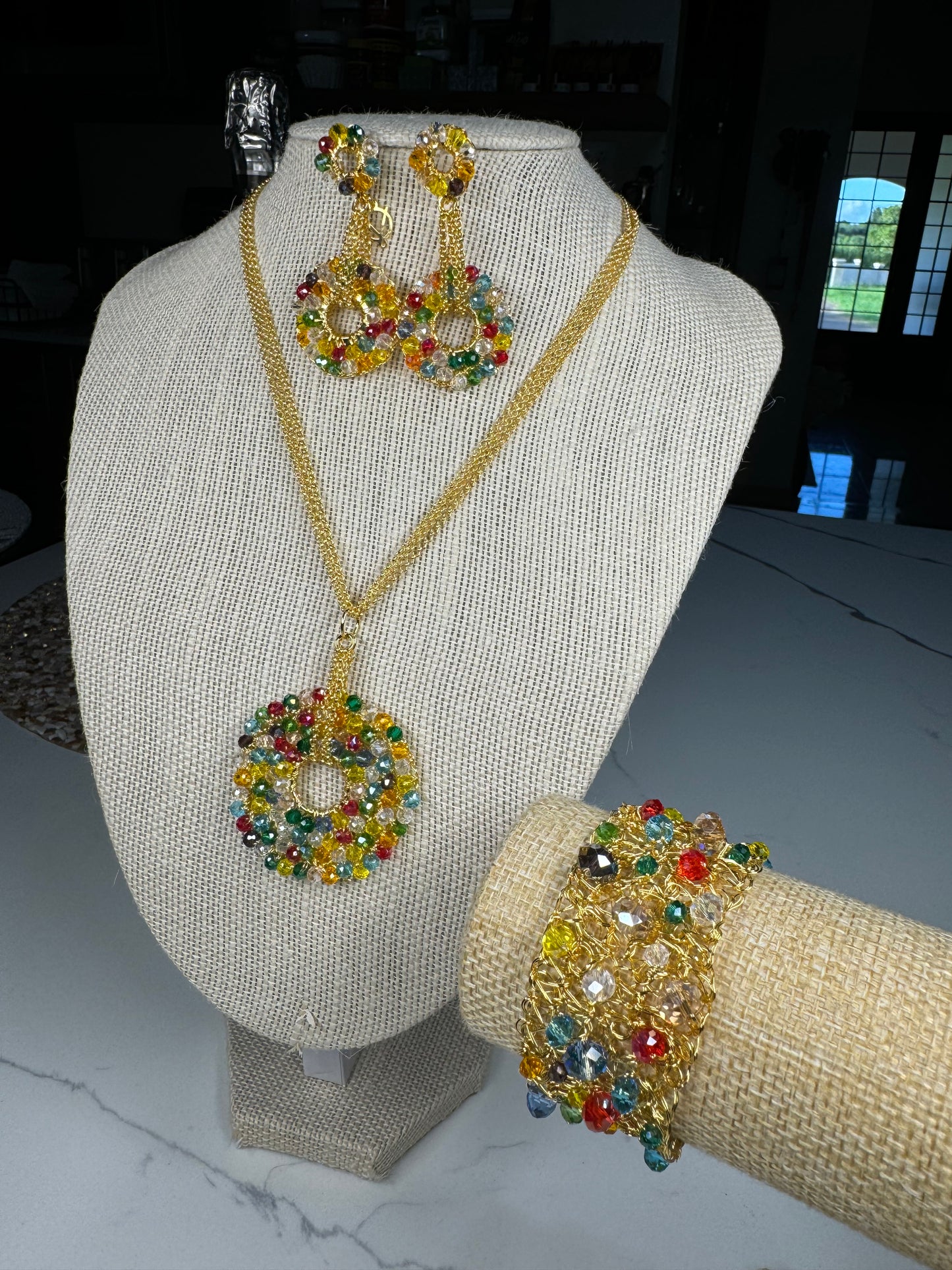 Lavish Bracelet With Natural Stones Gold Plated