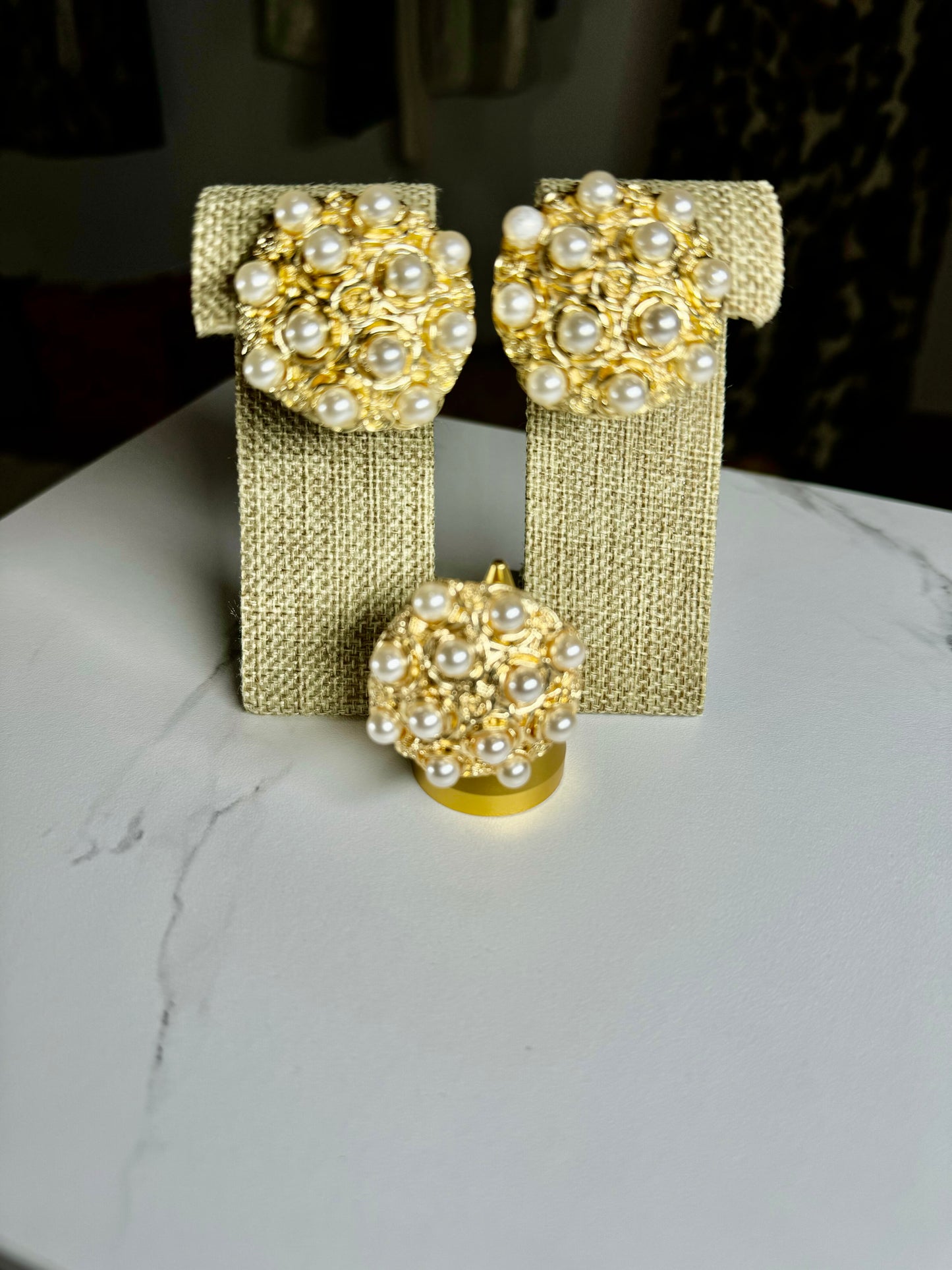 Round Earrings With Pearls