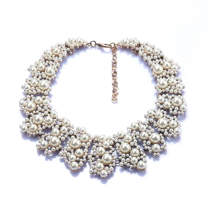 Elegant Retro Flower Alloy Plating Inlay Rhinestones Pearl Women's Necklace