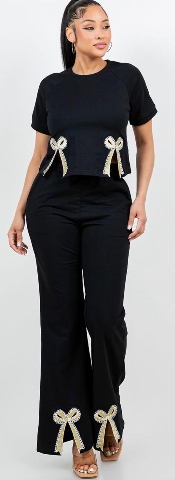 Set with Embroidery Bow Accent Gold and Silver
