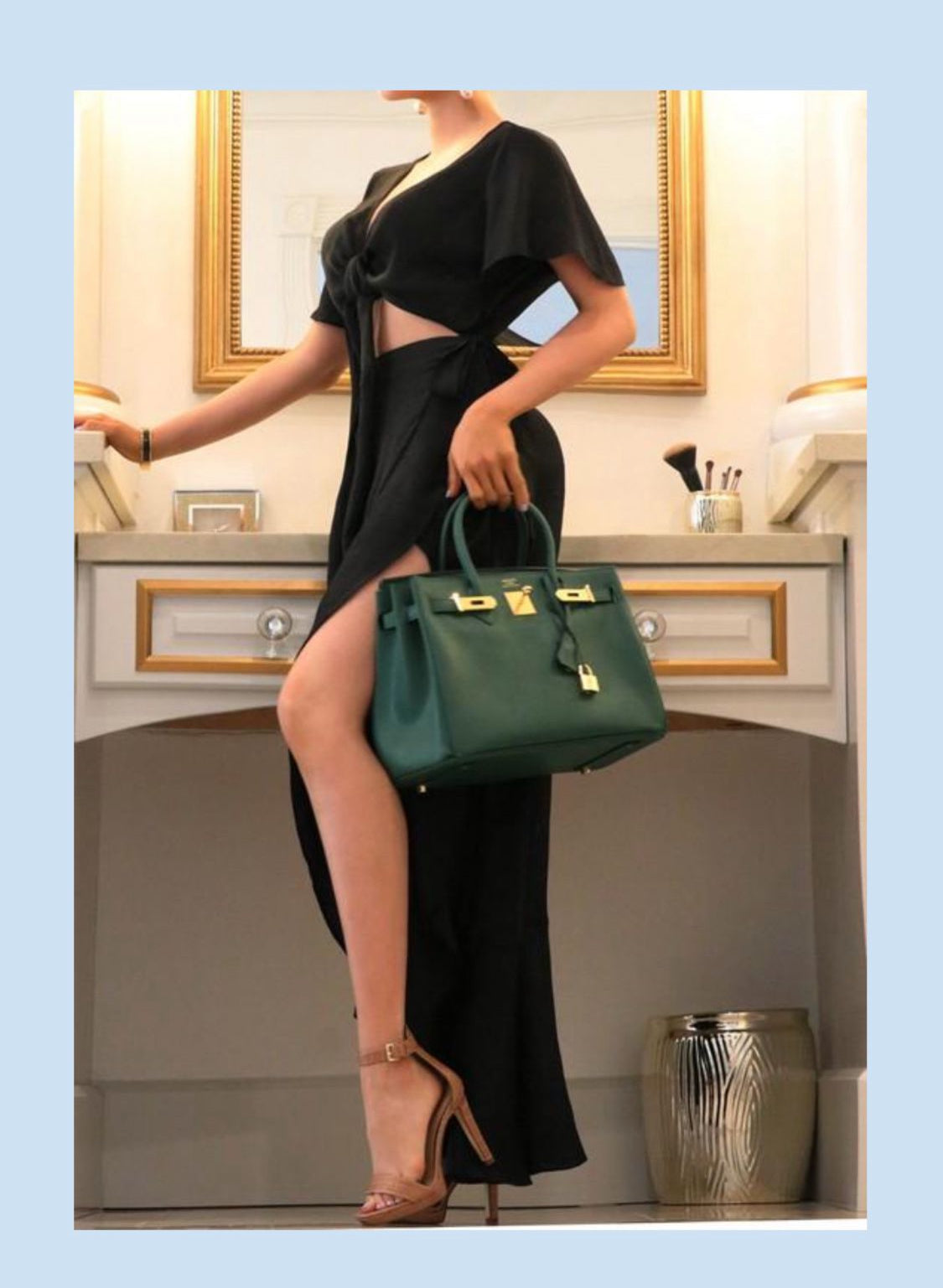 Dress with front ribbon