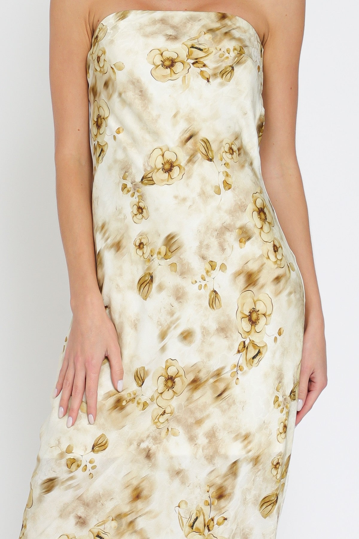 Elegant Gold Maxi Dress Features a Striking Tube Silhouette