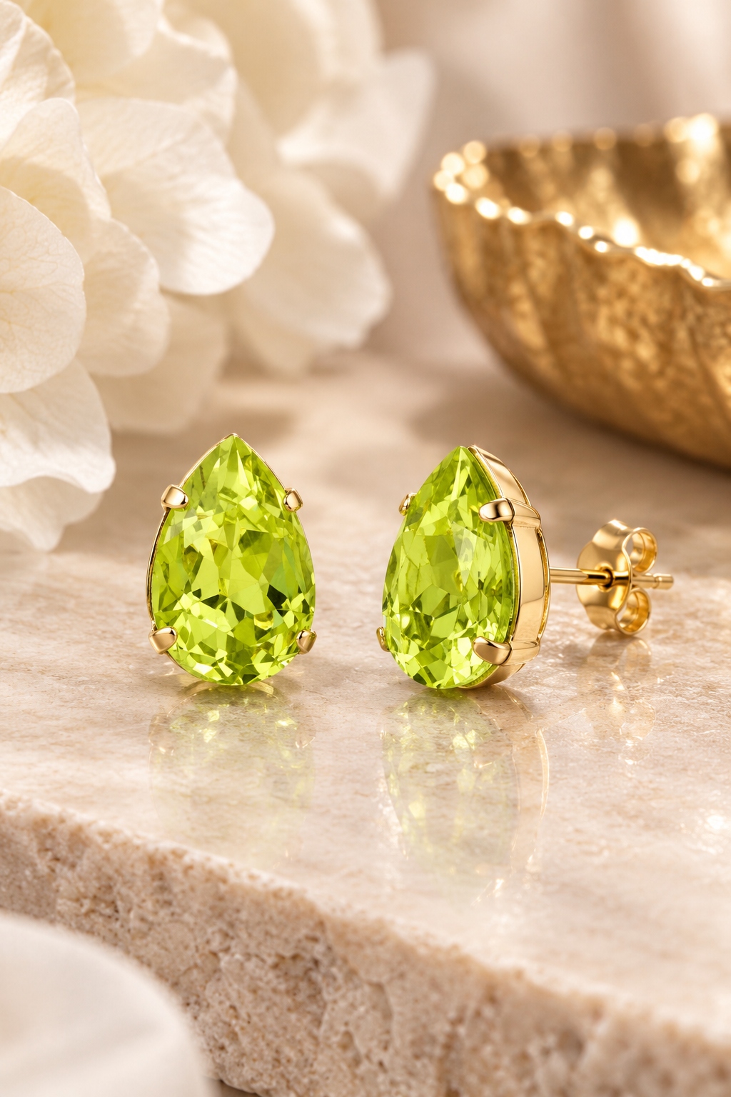 TOVA Lumi Studs In Chartreuse