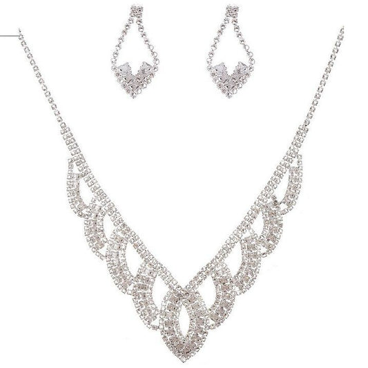 Bold Marquise Oval Shape Rhinestone Necklace Set In Silver Clear