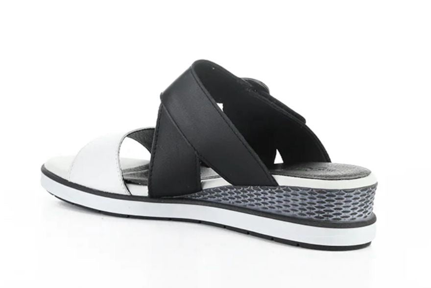 Asha White/Black Soft Analine