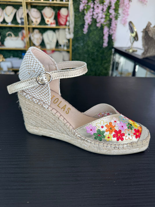 Espadrille with Flowers Embroidery Leather Upper Fabiolas in Champagne