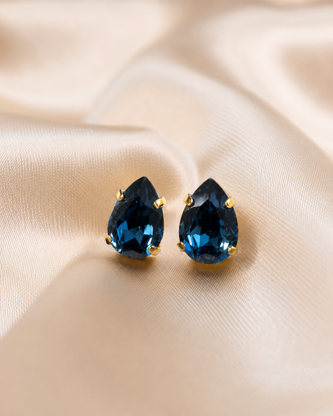 TOVA Lumi Studs Earrings in Montana