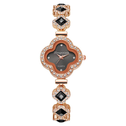 Four Leaf Clover Horseshoe Buckle Quartz Women's Watches in Black
