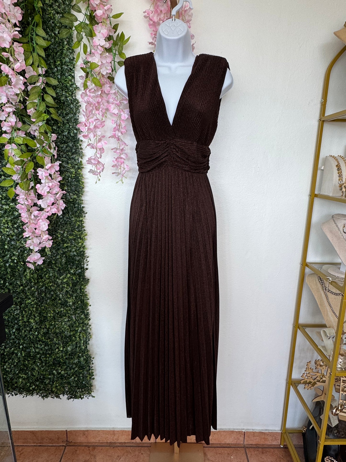Italian Sleeveless V-neck pleated Maxi Dress Brown