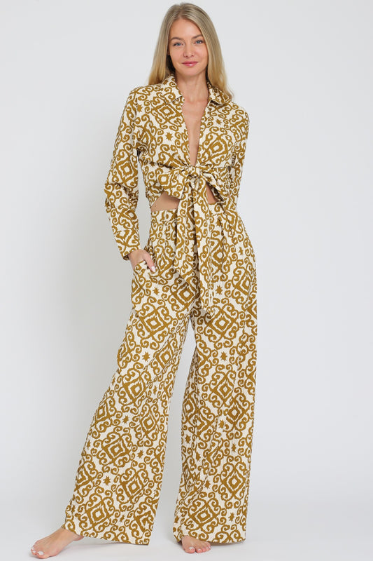 Set High Waisted Plisse Pants With A Coordinating Top