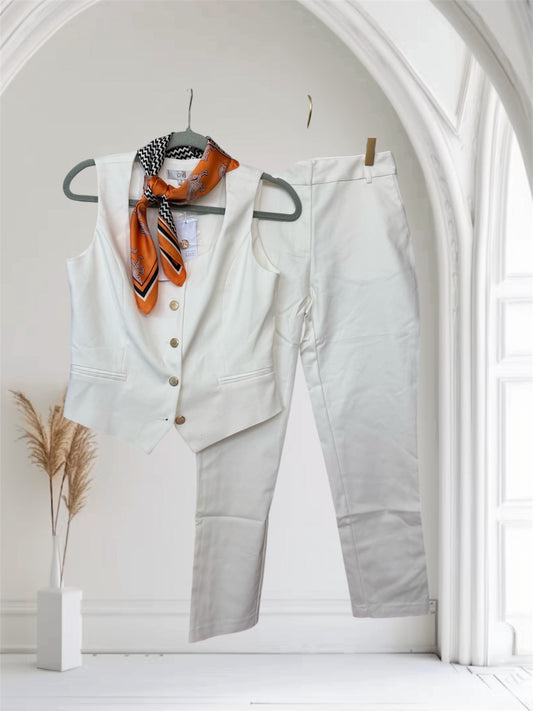 Vest White With Gold Buttons oVI