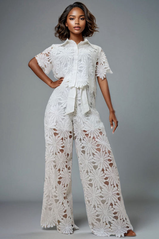 Elegant Floral White Crochet Set Features Finely Crafted Pants and Top