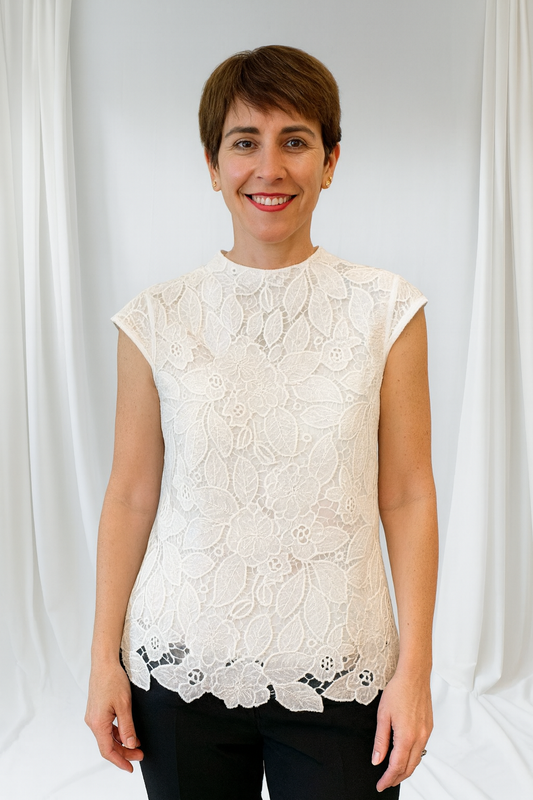 Gracia White Top Embroidery
