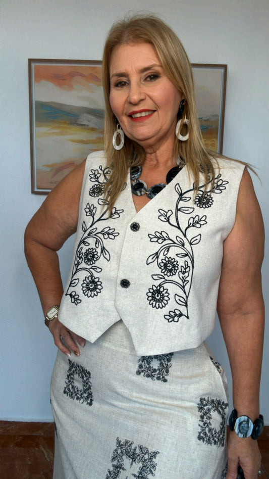 Embroidery Vest Floral In Beige
