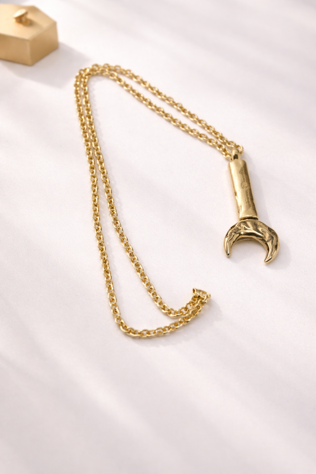 Moon Lingot Necklace Gold