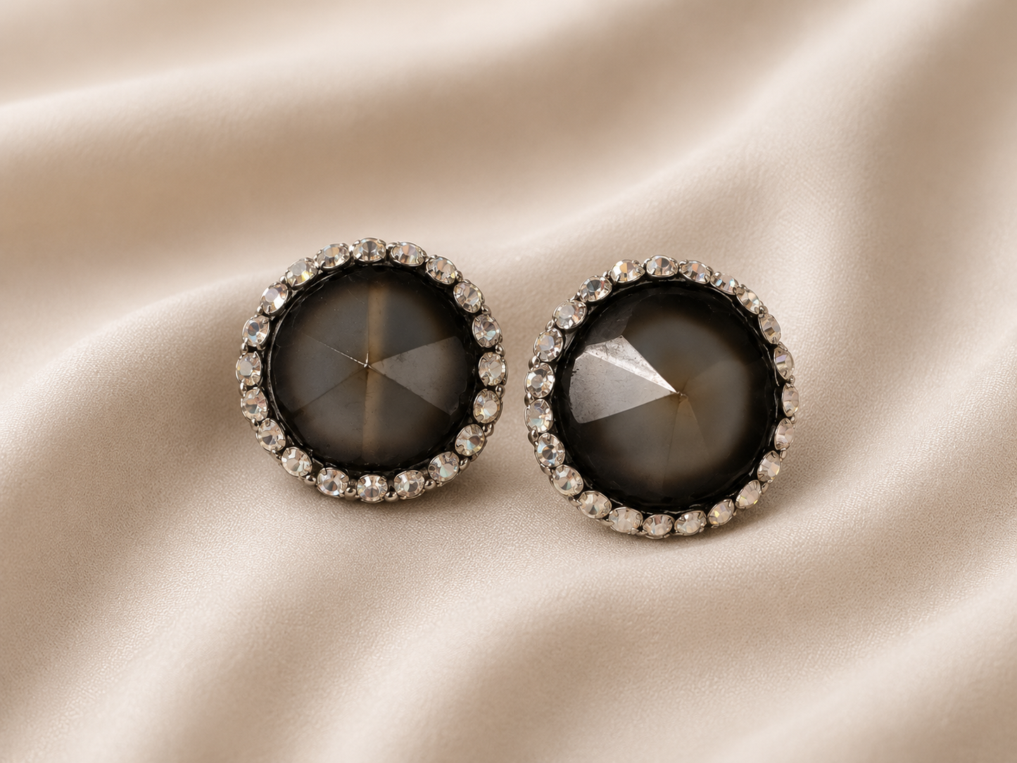 Grey Round Earring