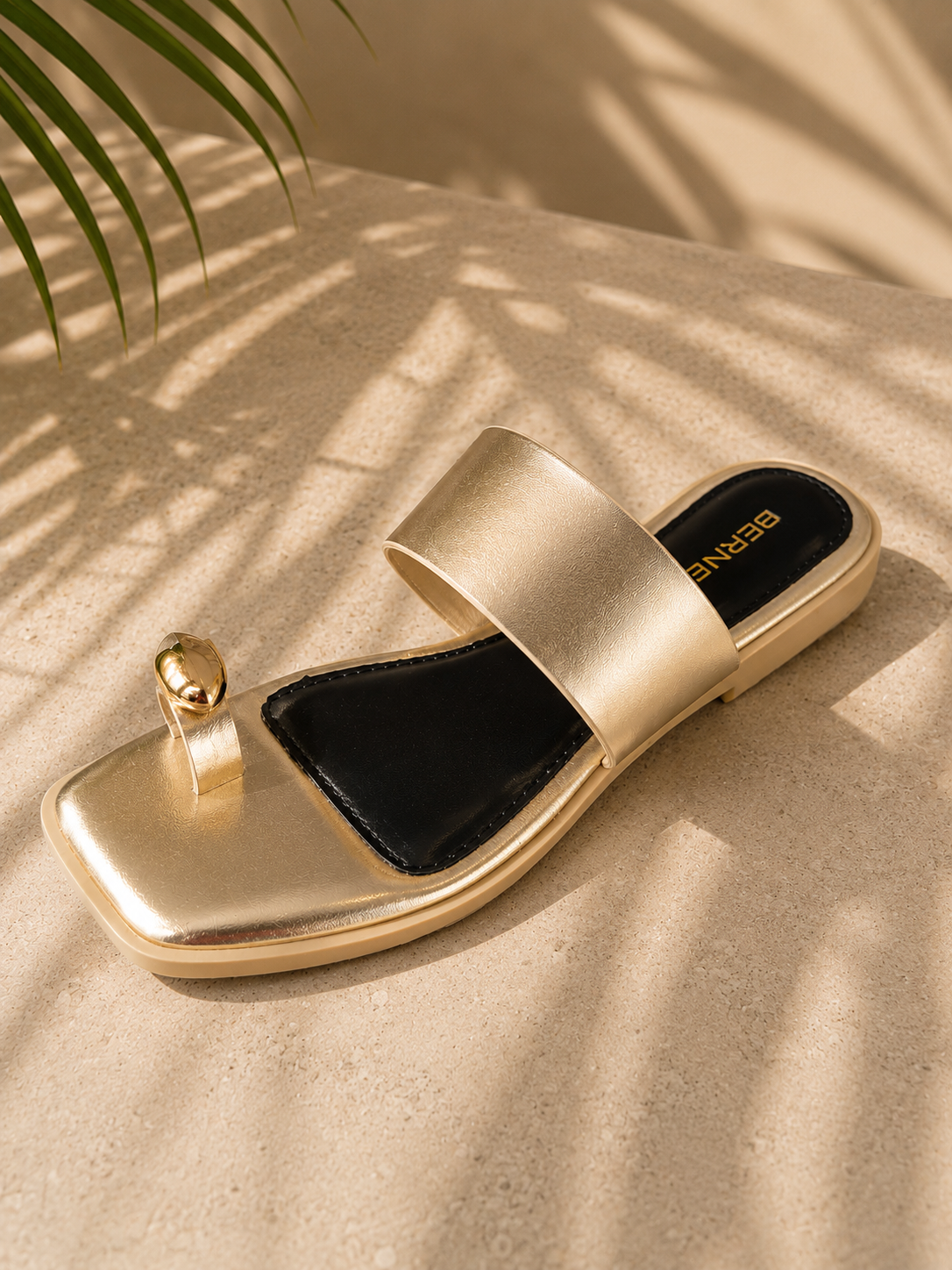 Bernes Gold Sandals