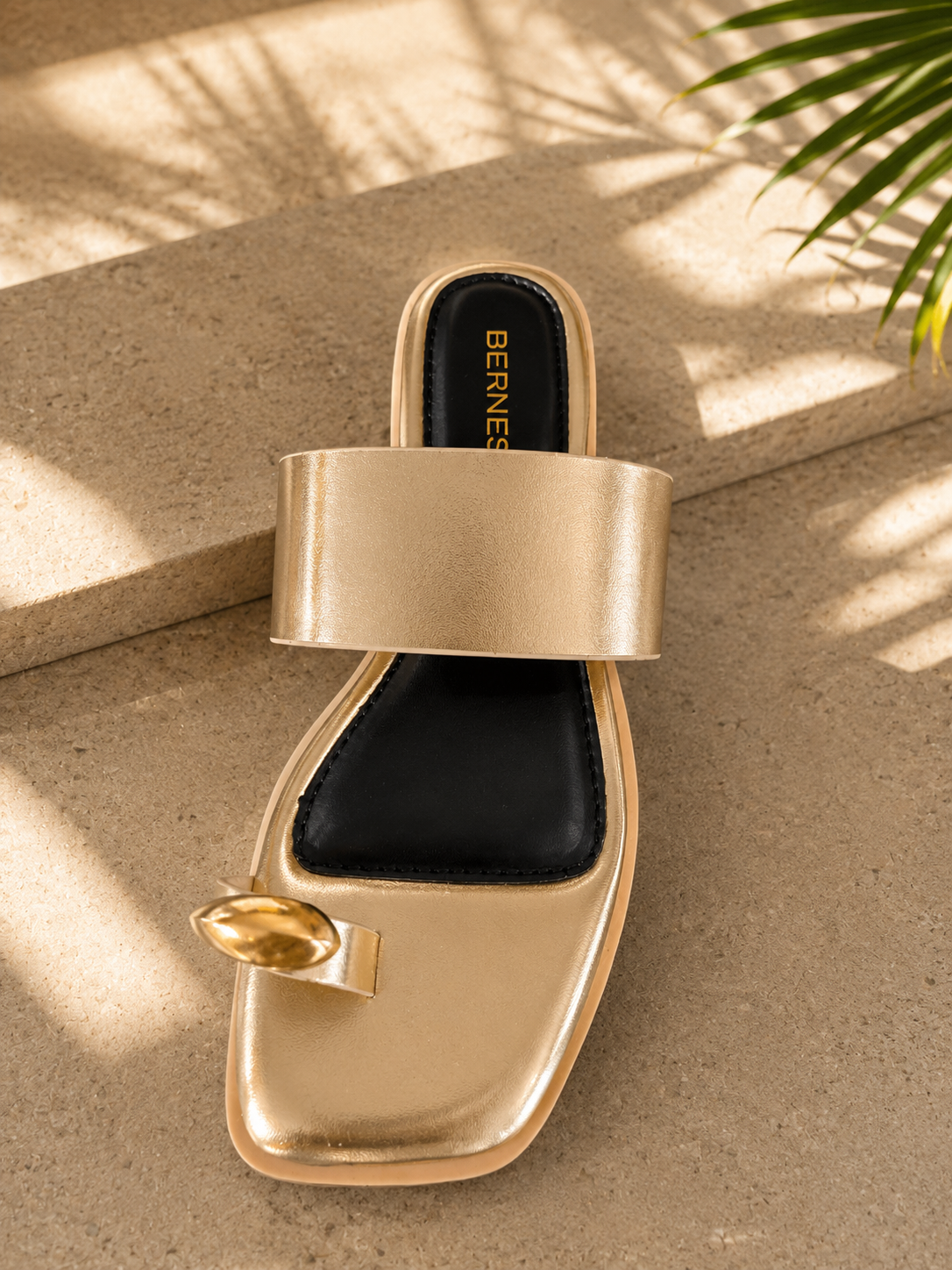 Bernes Gold Sandals