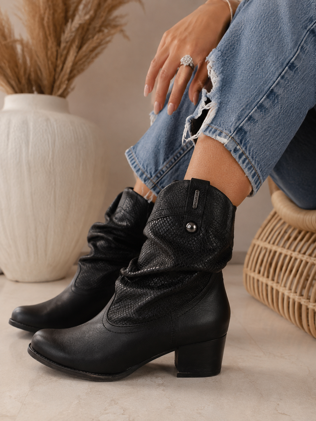 Black Boots Low (Bottucson 2 XXIII) in Snake Mamba B Preto