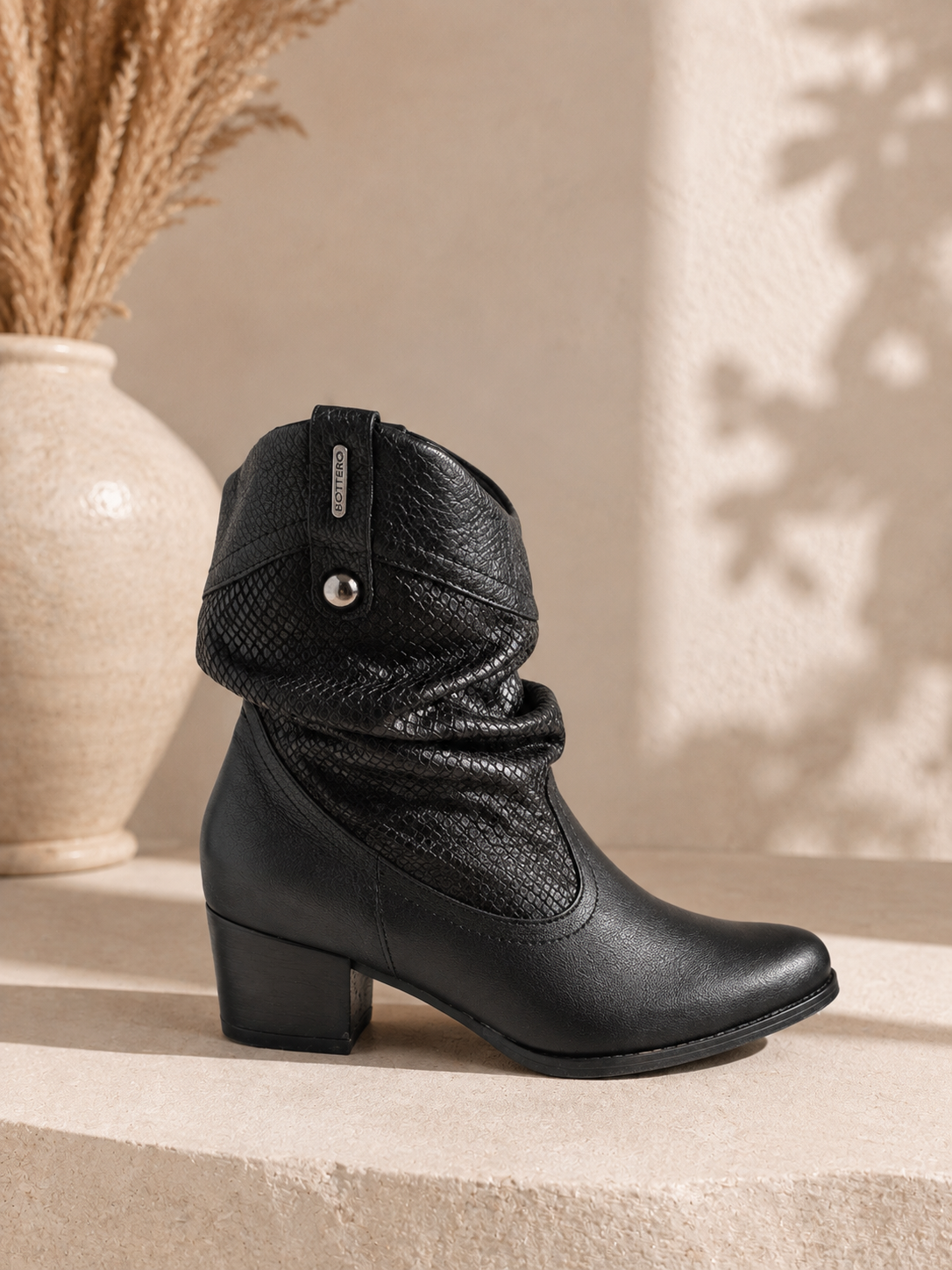 Black Boots Low (Bottucson 2 XXIII) in Snake Mamba B Preto