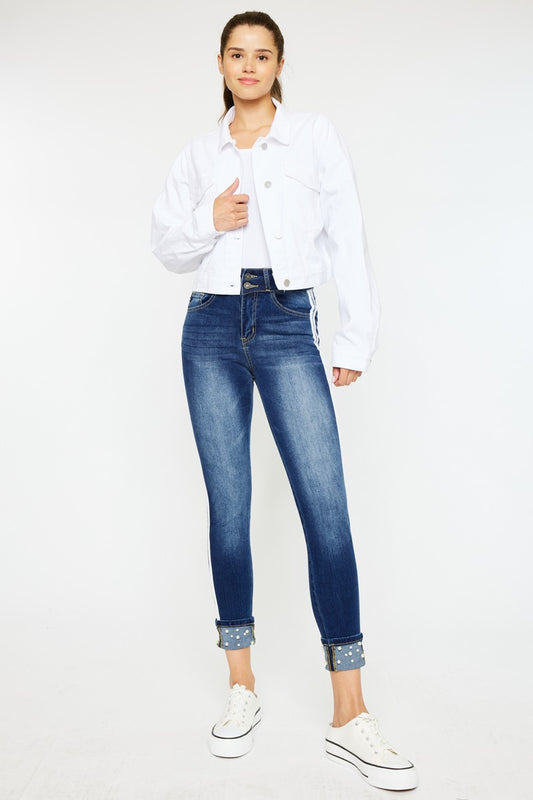 2 Button High Rise Crop Skinny Jean and Elegant Pearl Detailing At The Capri